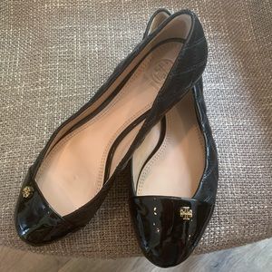 ⬇️$298 T. Burch soft leather Claremont flats